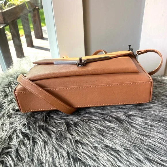 NWT Botkier genuine leather crossbody cognac - Picture 4 of 8